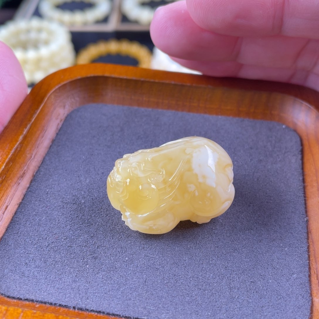 琥珀颈饰未镶嵌蜜蜡吊坠
