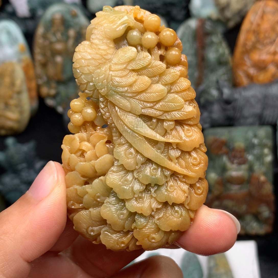 嘟***哥定制翡翠未镶嵌毛货抛光定制