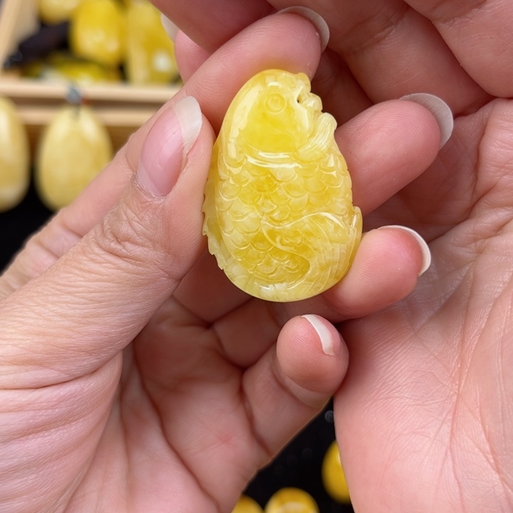 琥珀裸石未镶嵌琥珀