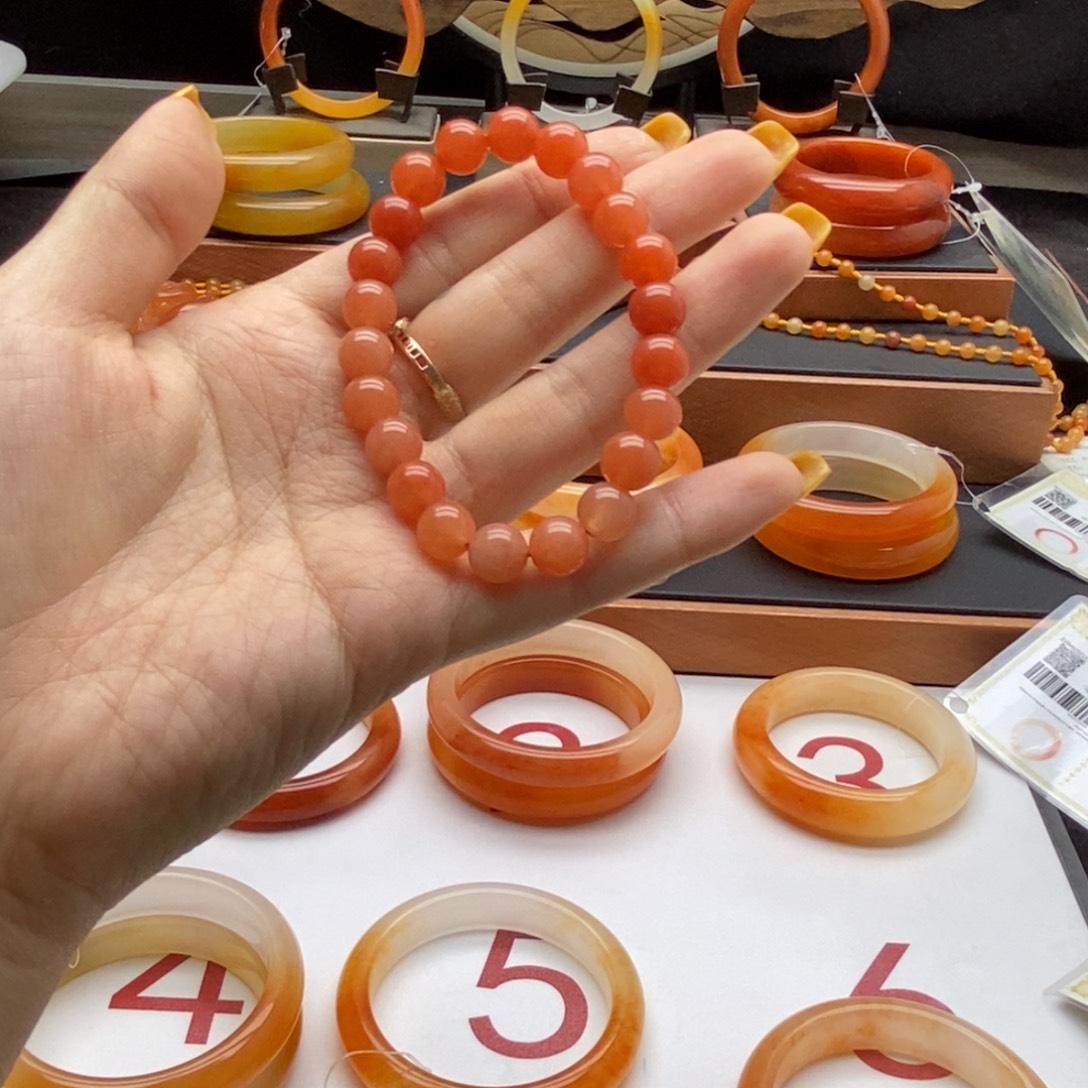 石英质玉（黄龙玉）未镶嵌手链