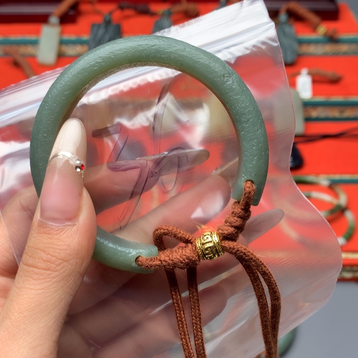 和田玉（糖玉）颈饰未镶嵌幸**.