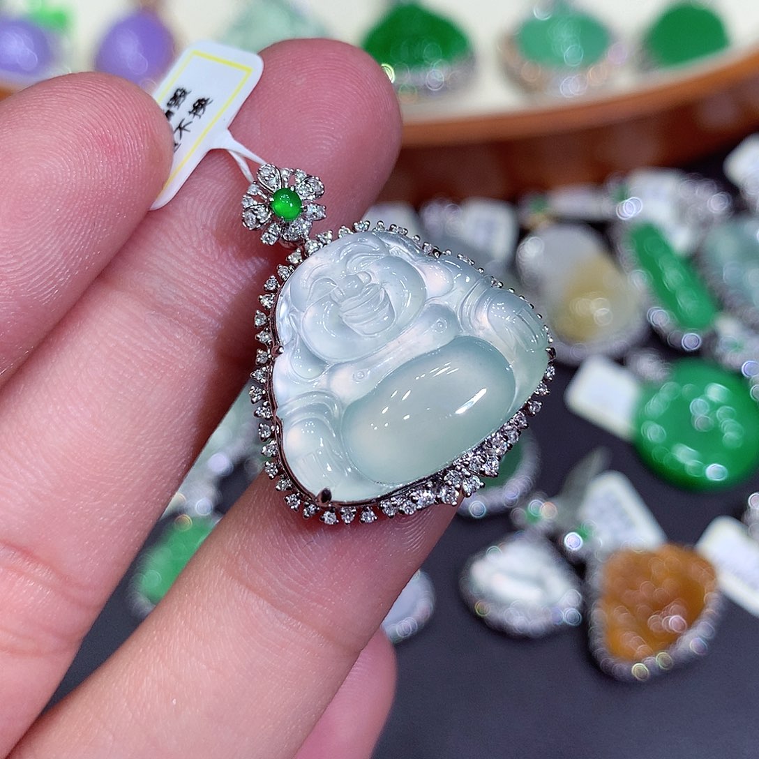 翡翠吊坠(不含链)18K金镶嵌