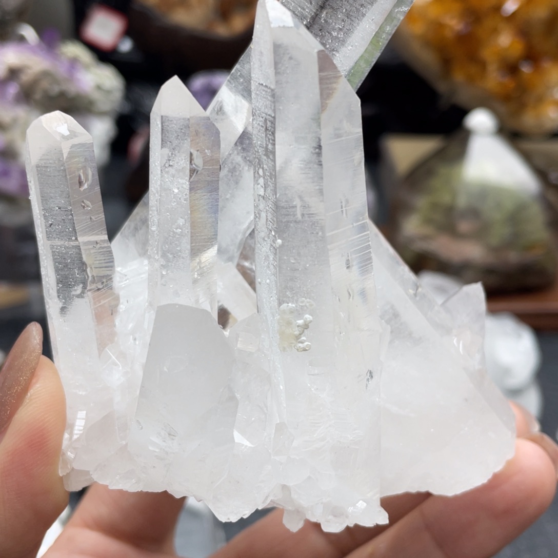 水晶水晶柱未镶嵌_***事