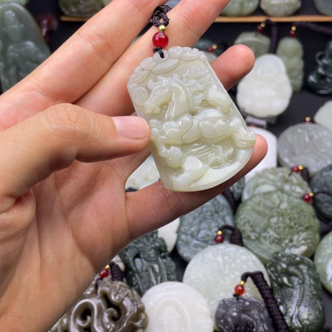 和田玉颈饰未镶嵌