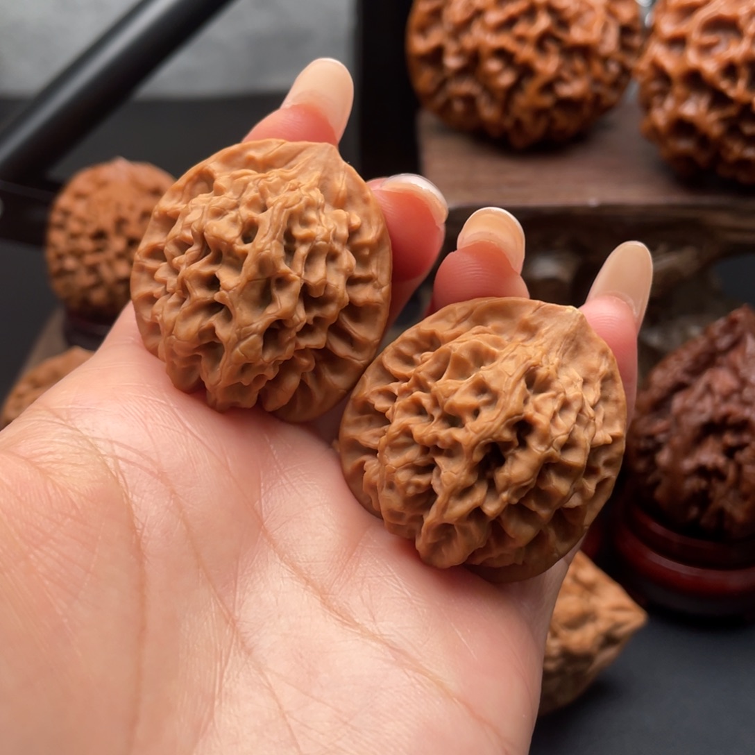 文玩核桃吊坠34尺寸