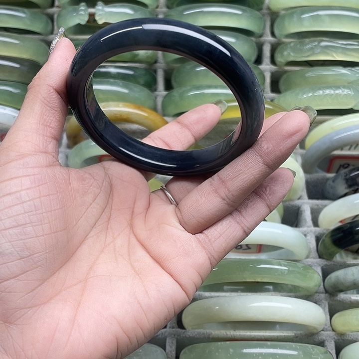 蛇纹石玉未镶嵌手镯177