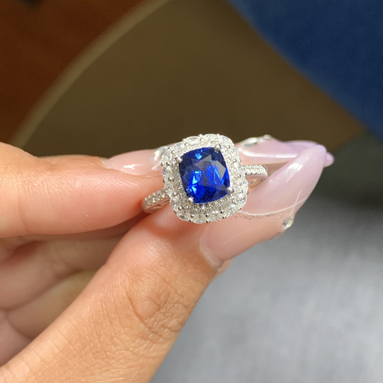 无烧皇家蓝戒指2ct
