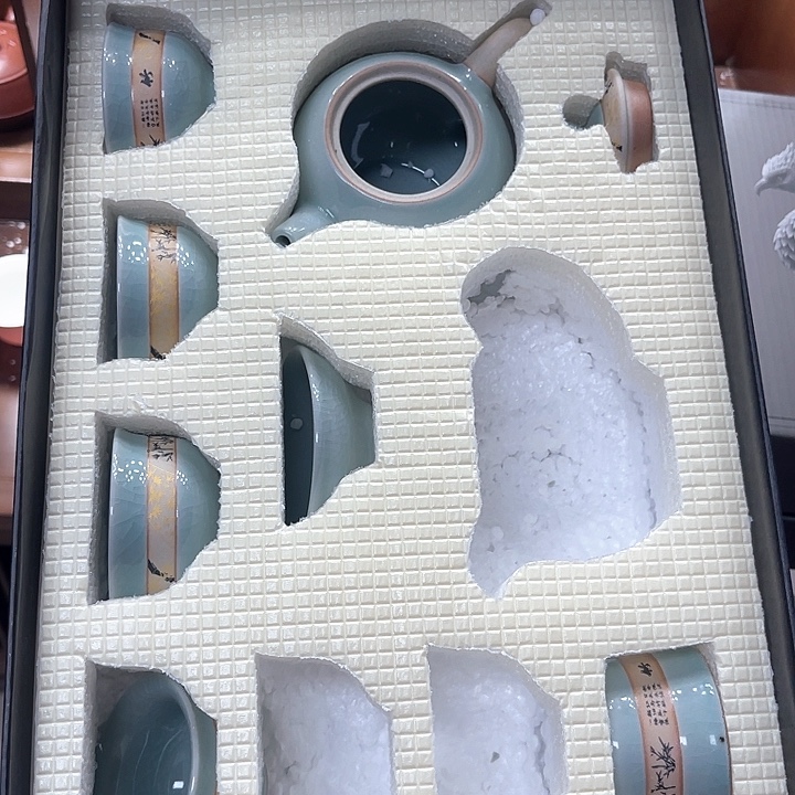 孤品茶具套装等。      