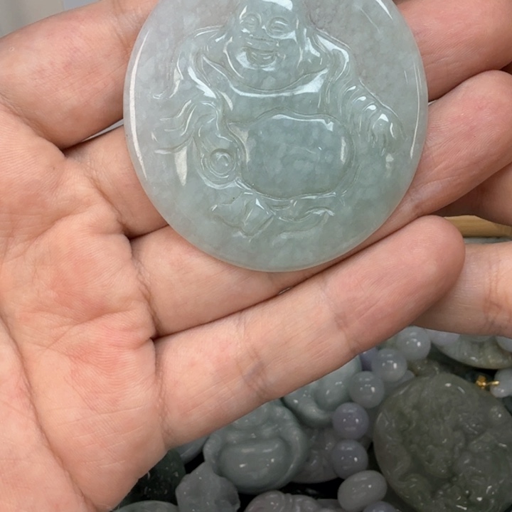 翡翠挂件未镶嵌翡翠