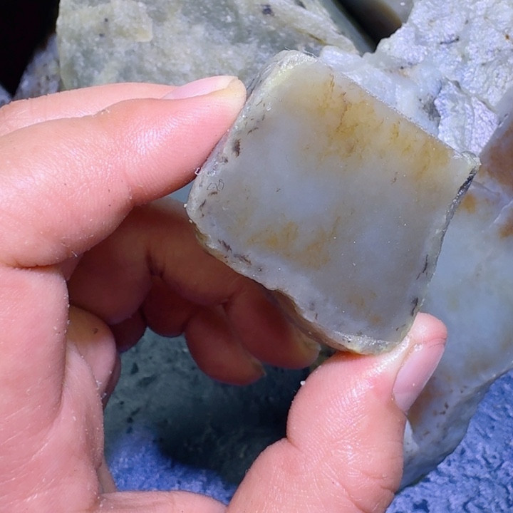 和田玉未镶嵌珠宝半成品