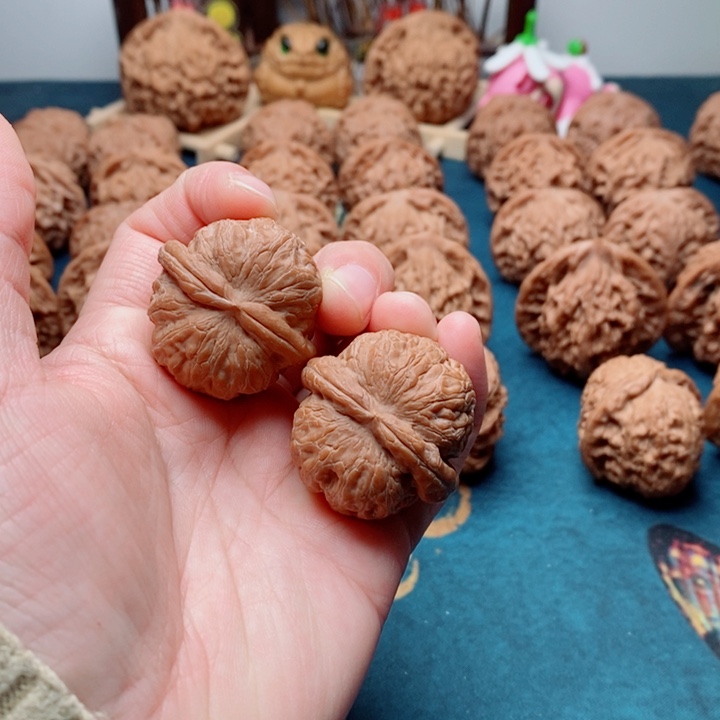 文玩核桃把件元宝34（微瑕）