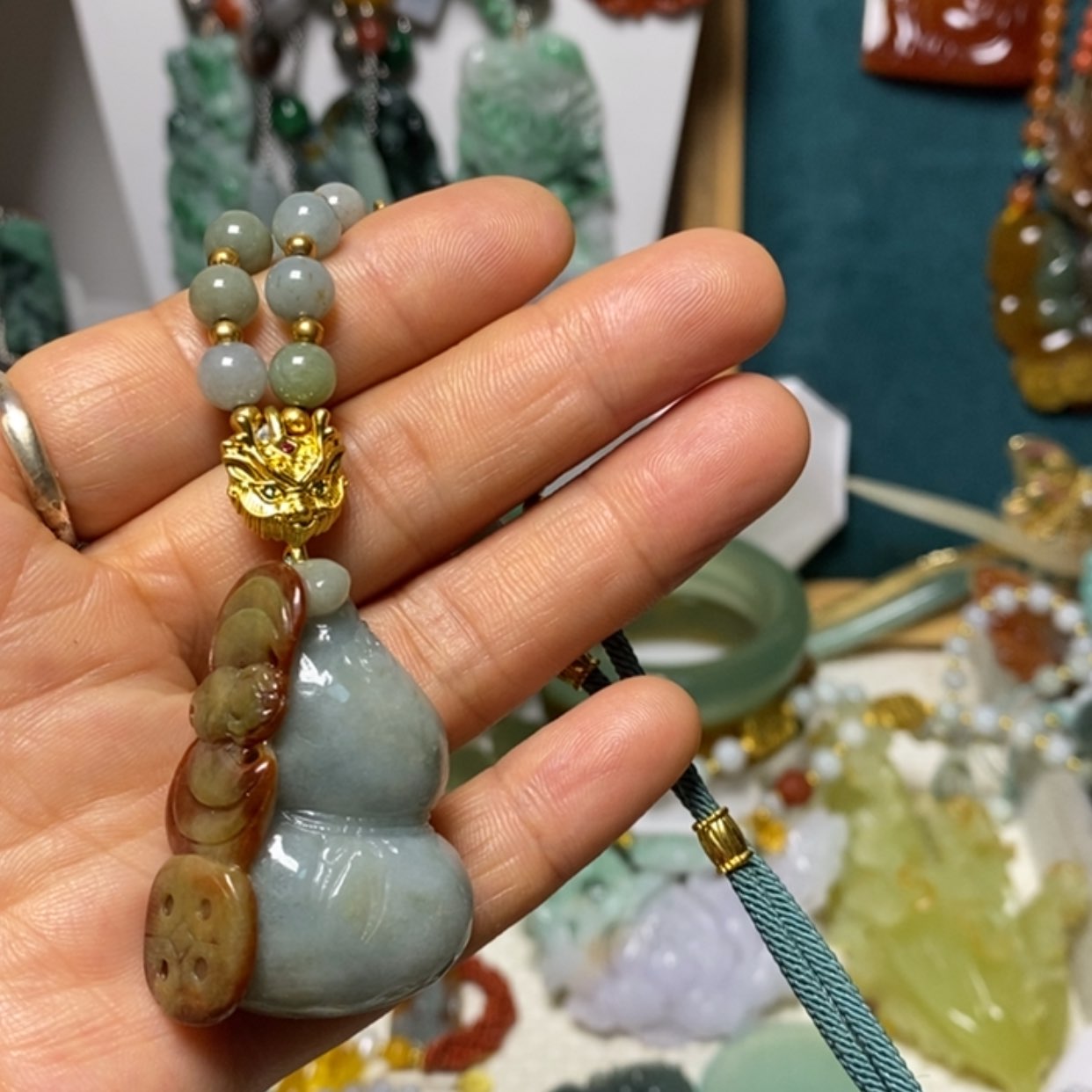 【闪购商品】翡翠吊坠(赠链)未镶嵌