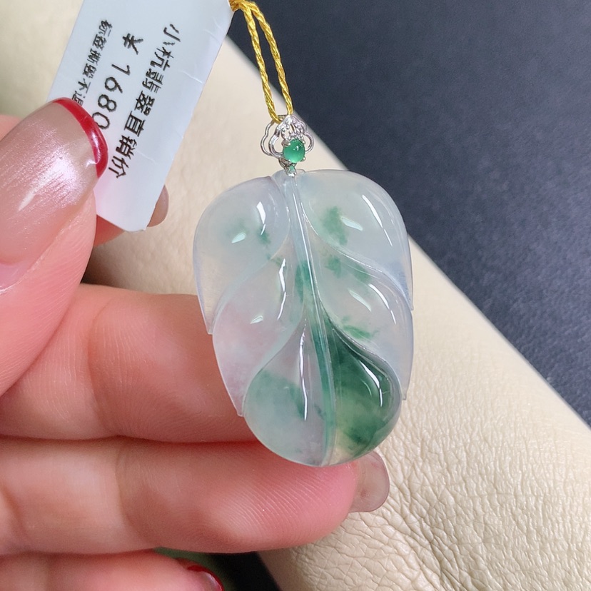 【闪购商品】翡翠颈饰18K金镶嵌叶子
