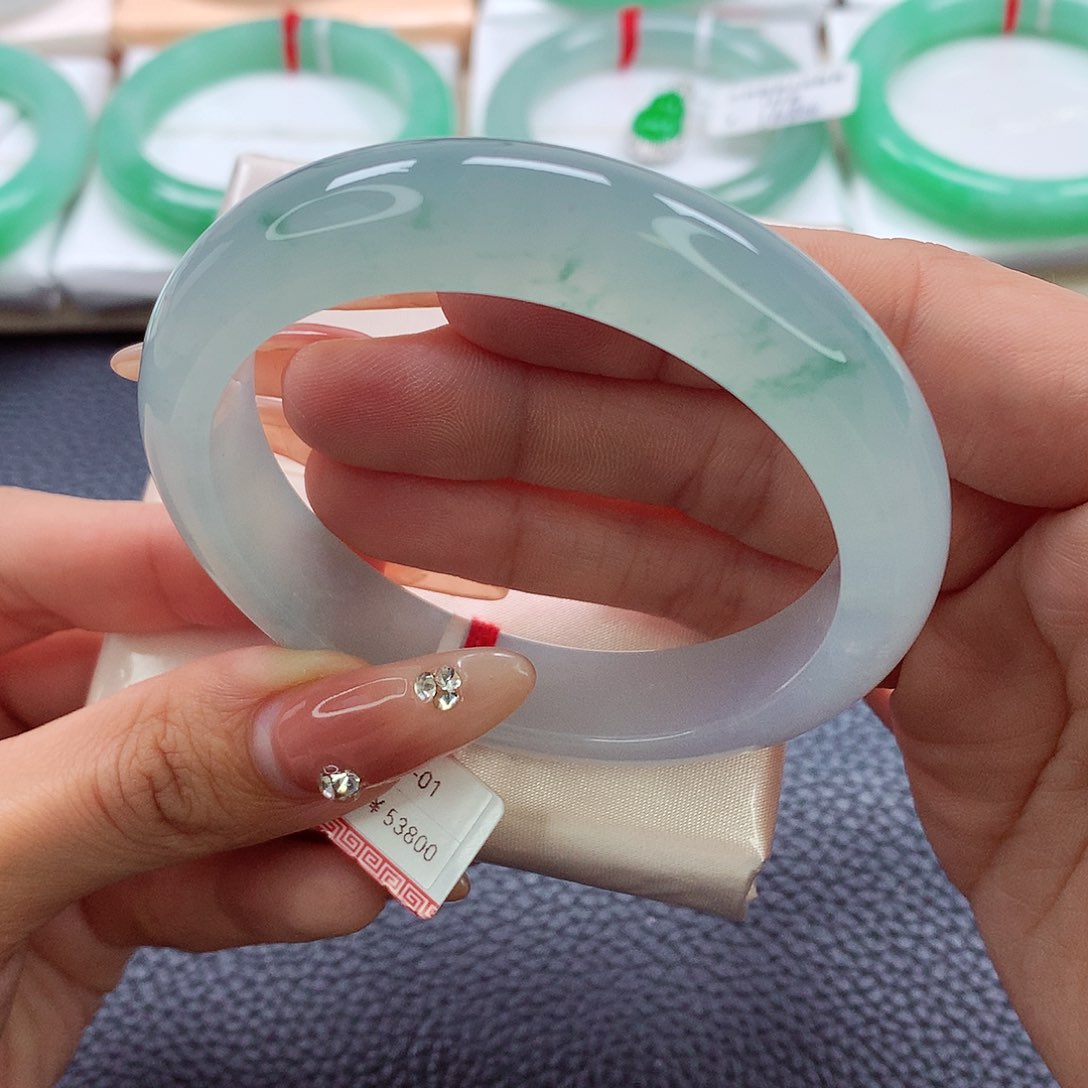 翡翠手镯未镶嵌55.56.57蓝冰飘绿花 小宽版