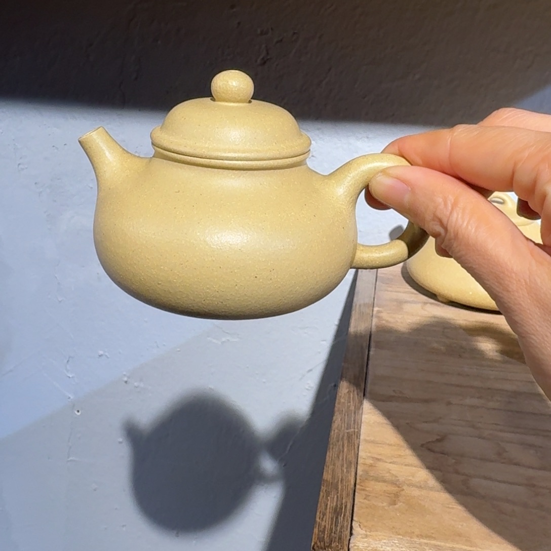 本山绿泥茶壶150毫升左右