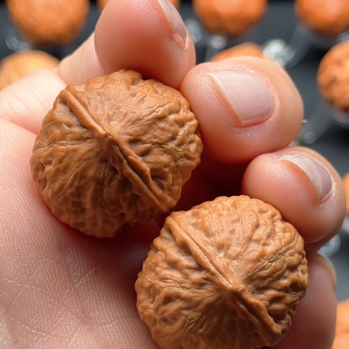 文玩核桃把件小石头