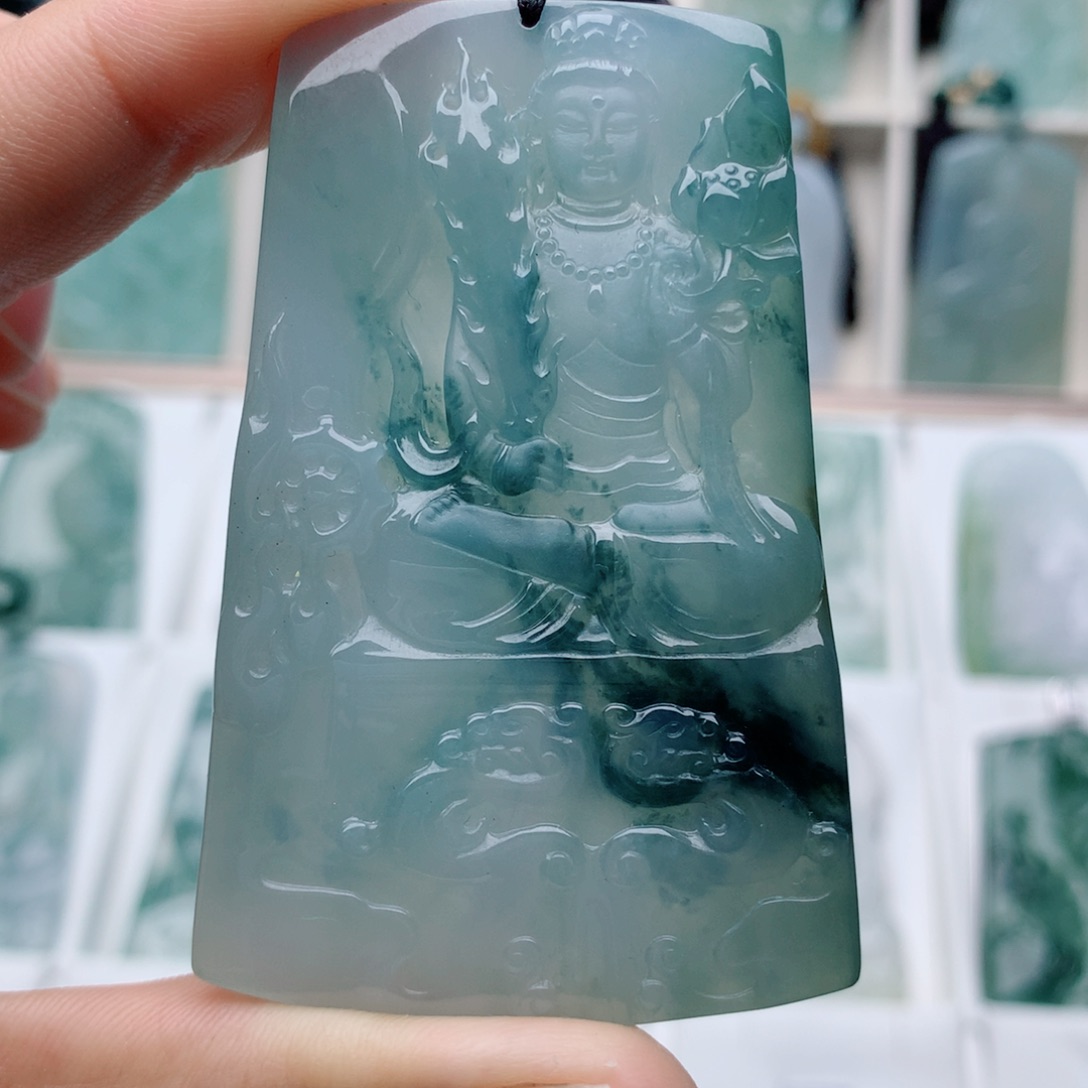 翡翠颈饰未镶嵌虚空藏菩萨