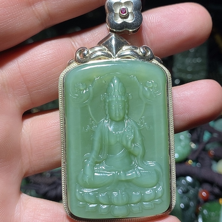 北***熊和田玉（糖玉）未镶嵌把件