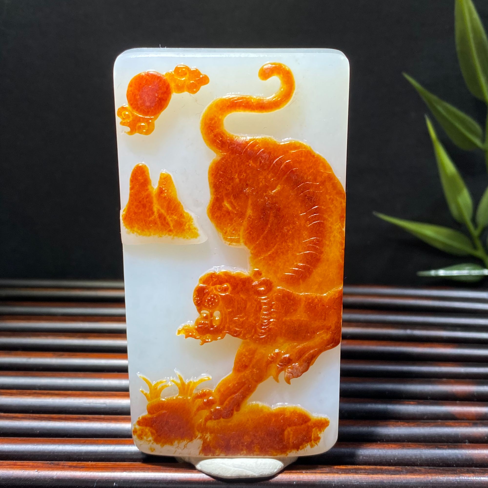 和田玉精品下山虎牌俏色创意男士