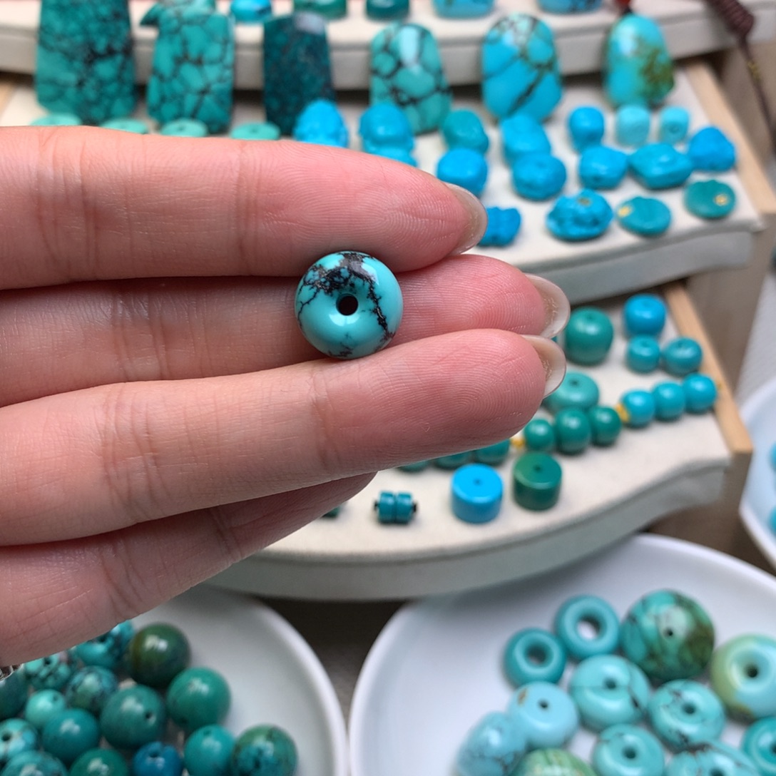 绿松石未镶嵌珠宝奇石