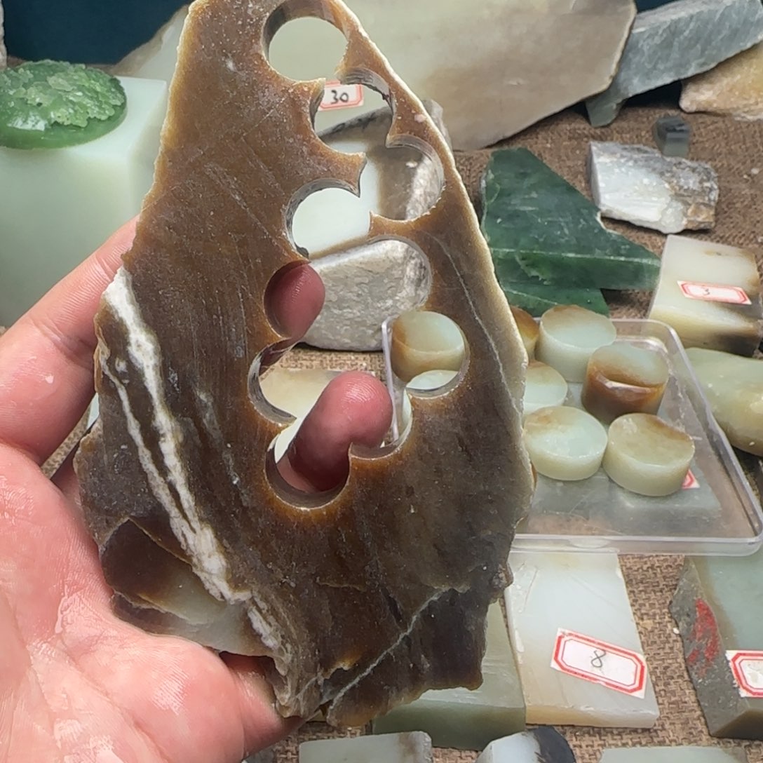 和田玉（糖玉）未镶嵌珠宝奇石