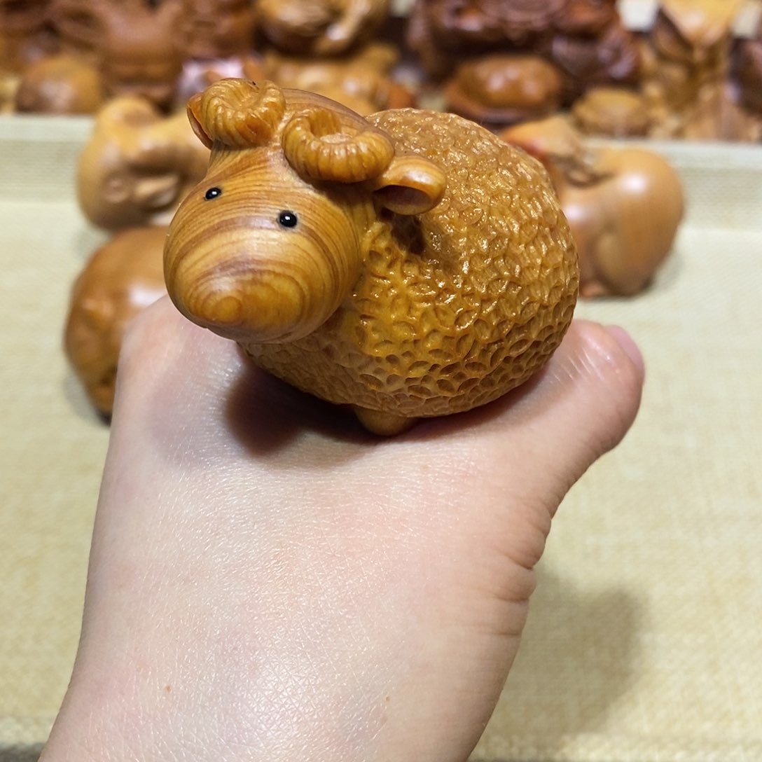 柏木（崖柏）?****?崖柏手把件，羊