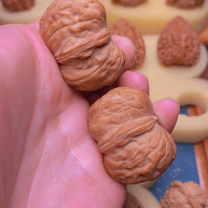 文玩核桃把件42全品海豚头元宝水晶皮质