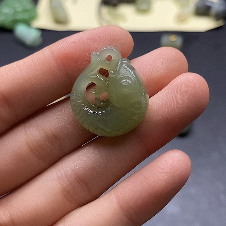 颈饰未镶嵌和田玉观**涛