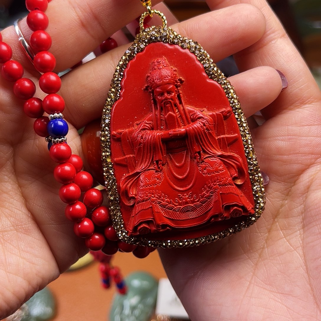 泽***惠和田玉未镶嵌颈饰