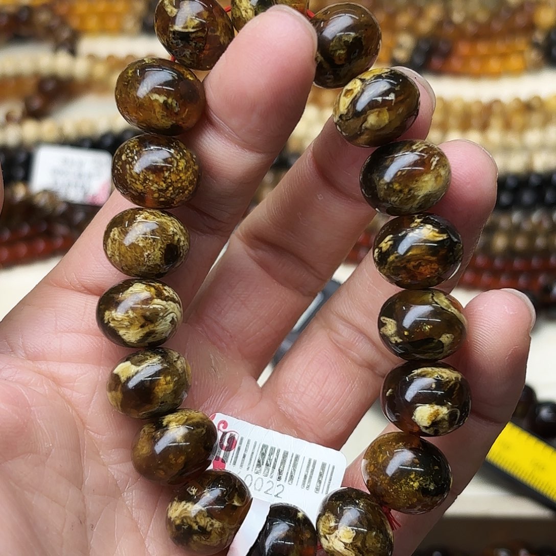 蓝***心琥珀未镶嵌裸石十四60022