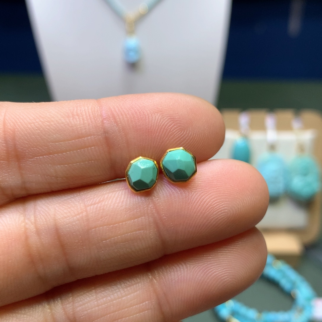 绿松石耳钉18K金镶嵌