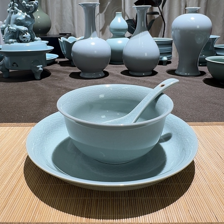 摆件陶1 8件餐具。。。。。。。。