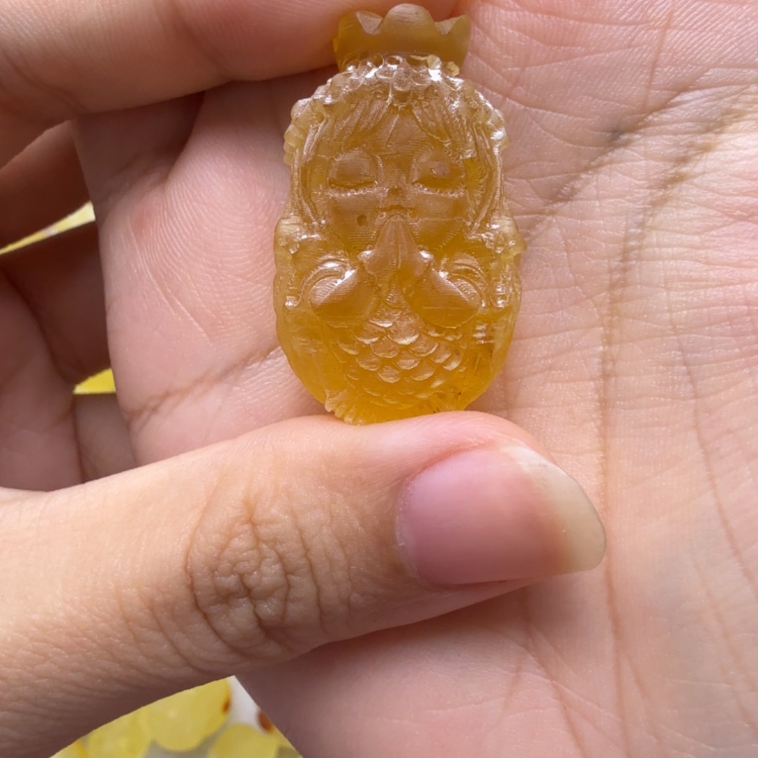 蜜蜡未镶嵌珠宝奇石