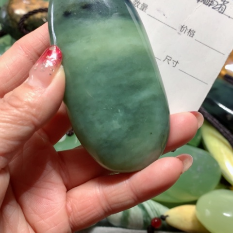 蛇纹石玉手把件未镶嵌