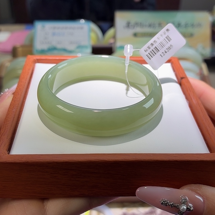 和田玉未镶嵌手镯3