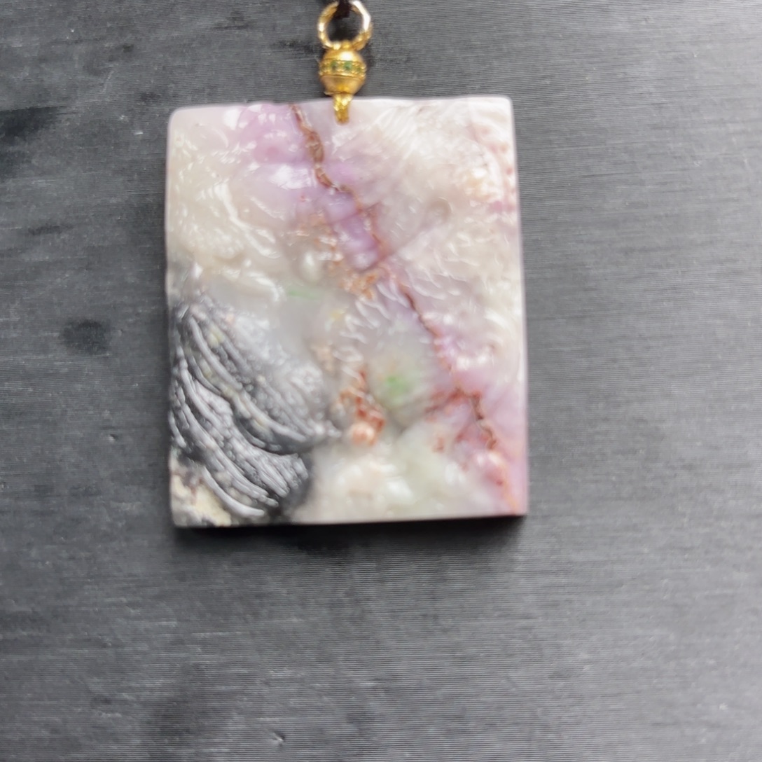 苏纪石（舒俱来）未镶嵌粉紫飘绿龙牌