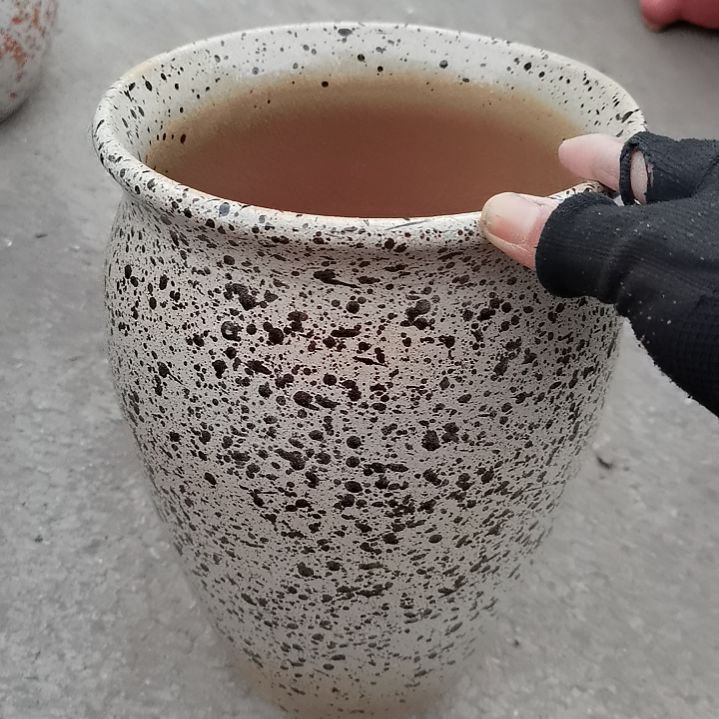 红陶20…29瑕疵一个