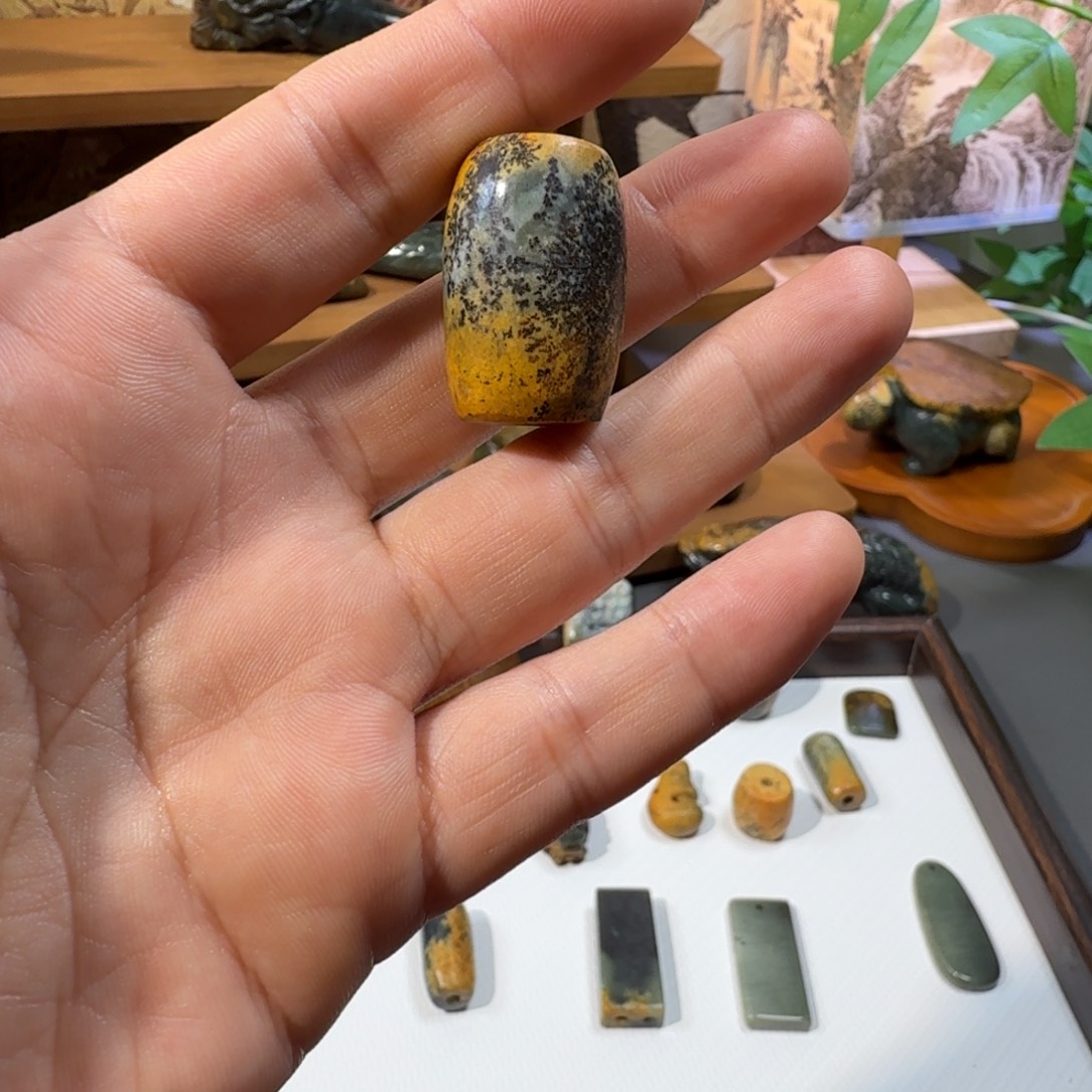 明***好岫岩河磨玉（透闪石质玉）未镶嵌把件