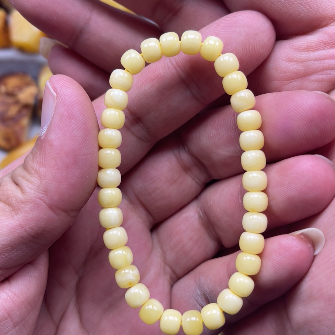 蜜蜡裸石未镶嵌手串