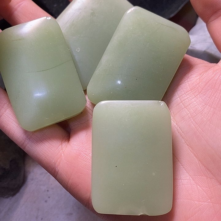 透闪石质玉珠宝半成品未镶嵌
