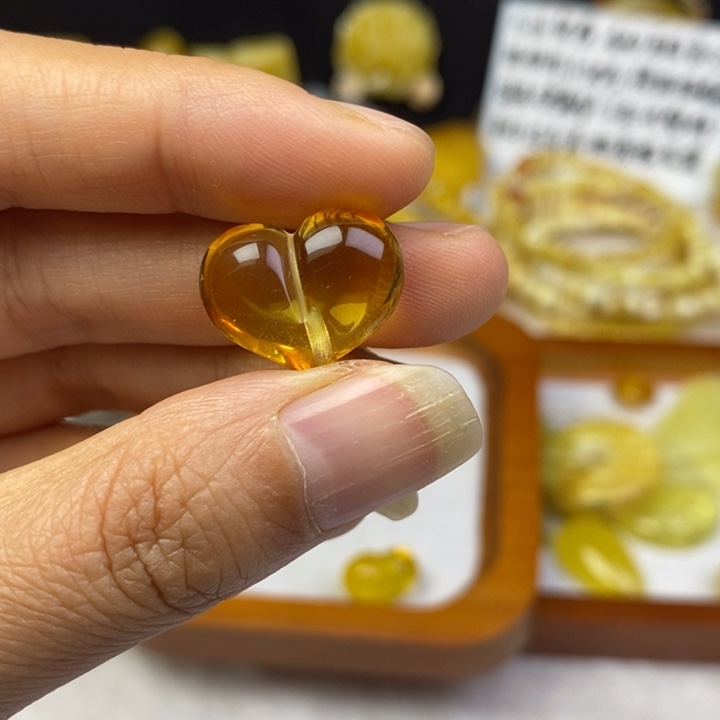 无***边蜜蜡未镶嵌裸石微瑕