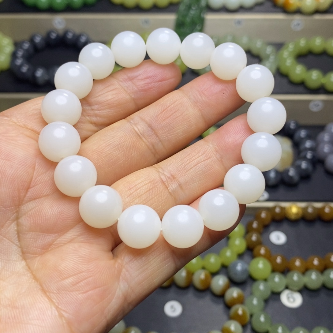 和田玉未镶嵌手串