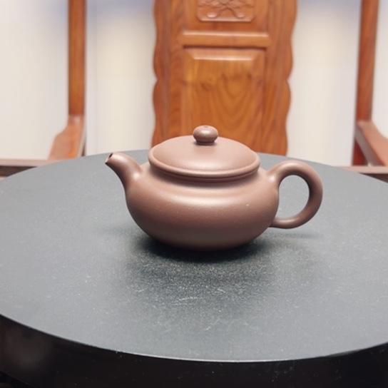 紫砂茶壶黄龙山原矿底槽清半手工瑕（140 cc）