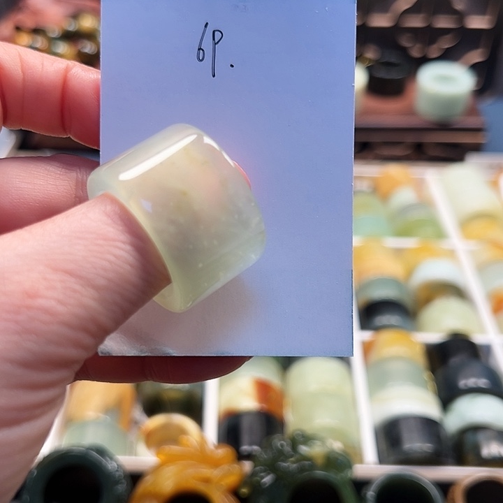 蛇纹石玉戒指未镶嵌