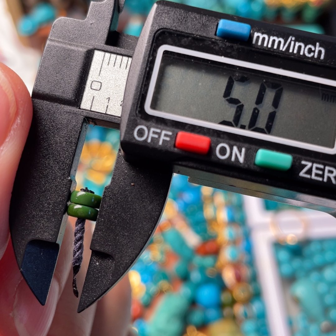 绿松石颈饰未镶嵌