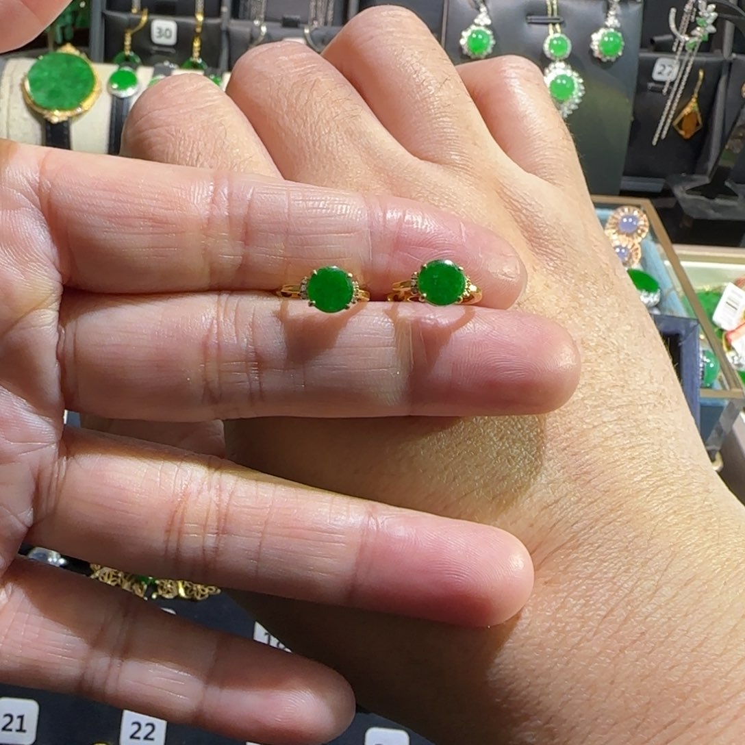 翡翠18K金镶嵌颈饰耳包