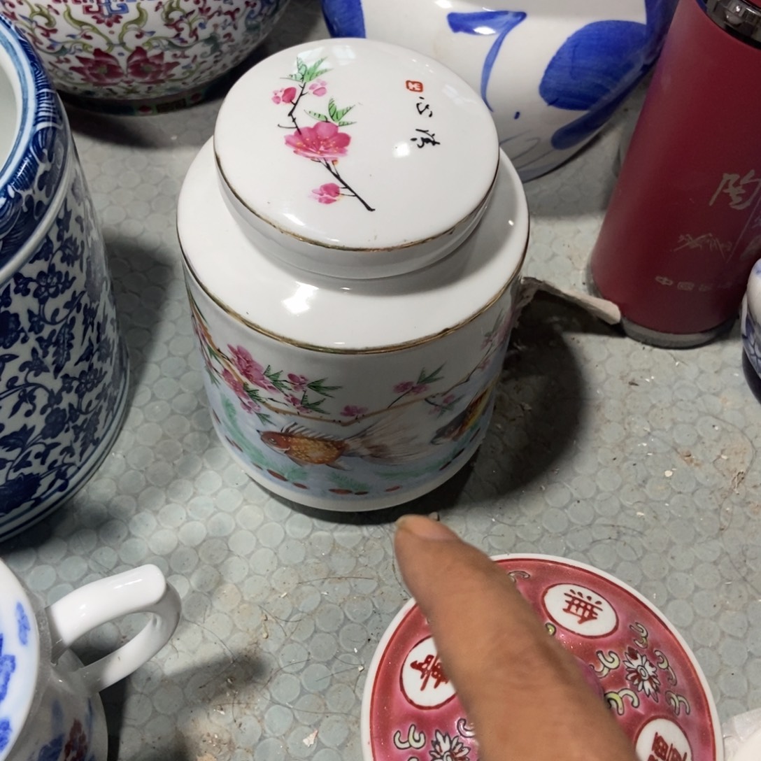 拒***耗瓷片景德镇陶瓷罐一个