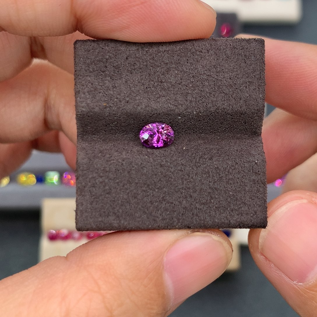 彩色蓝宝石裸石66分紫蓝宝