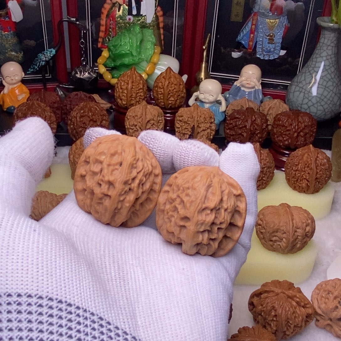 小***！文玩核桃吊坠野狼