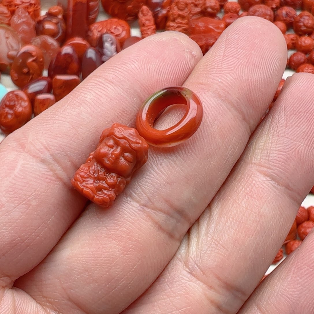 南红玛瑙配饰未镶嵌